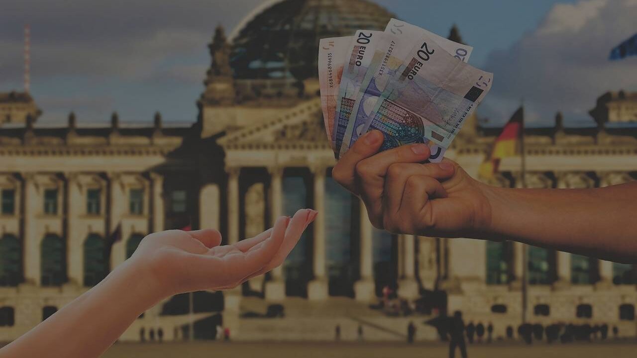 The True Measure of Wealth: A Poet's Perspective - Vanturas