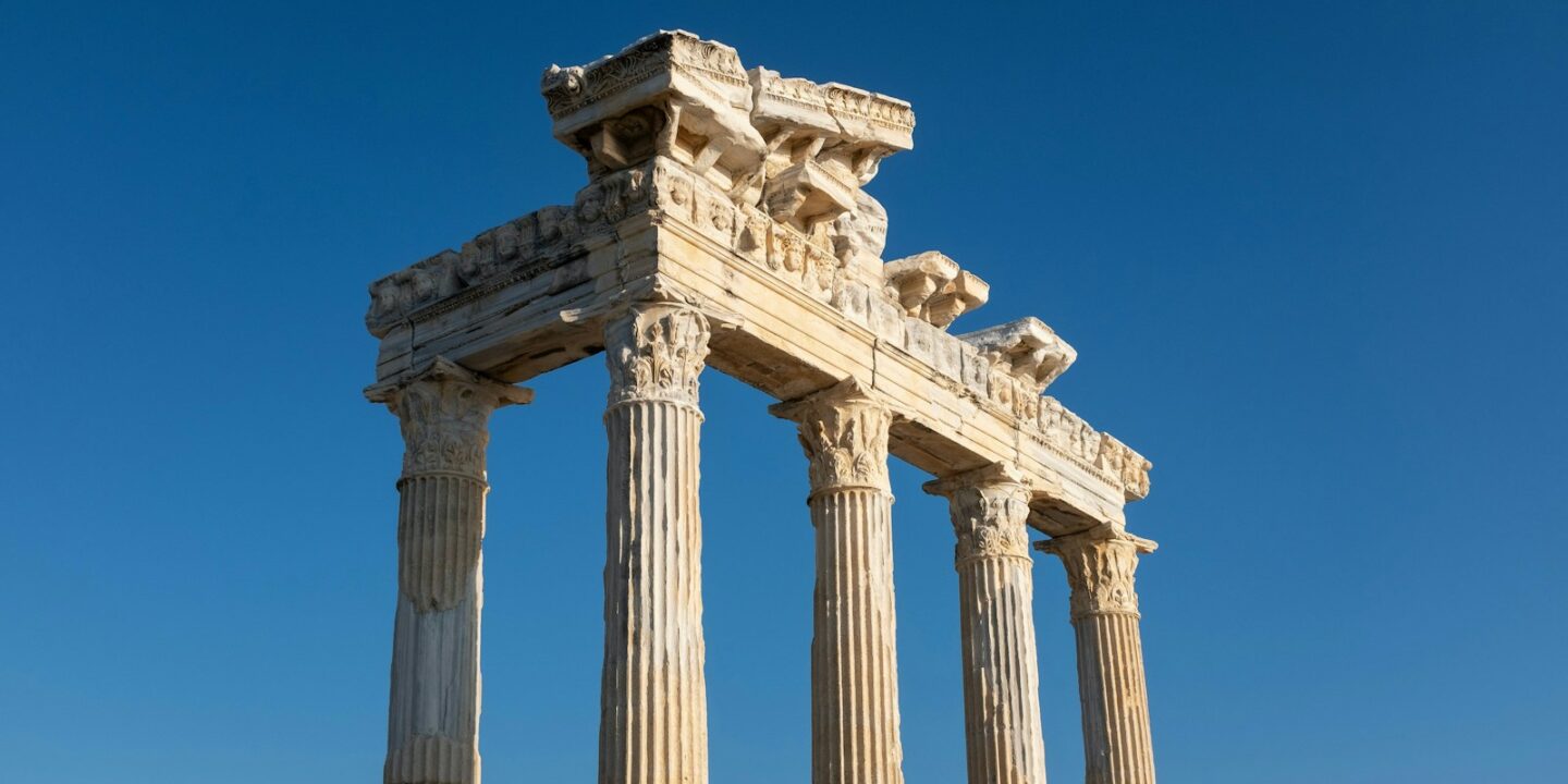 Photo by Arthur Shuraev - Vanturas a tall stone structure with four pillars